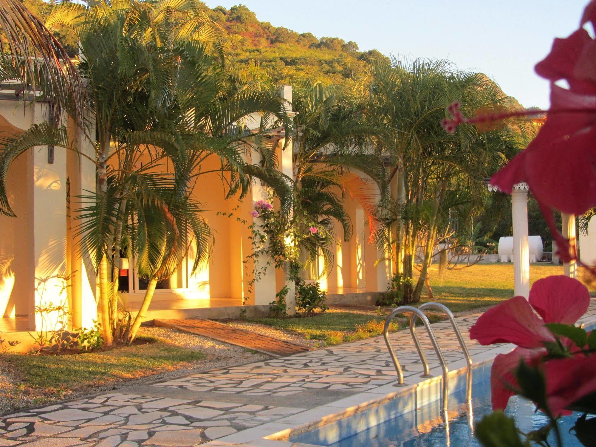 Marisa Residences Ла Гулет Екстериор снимка